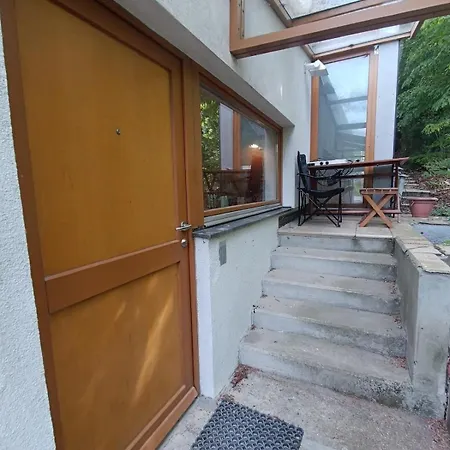 2 Zimmer, Wc, Bad Und Terrasse *