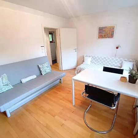 2 Zimmer, Wc, Bad Und Terrasse Appartement *